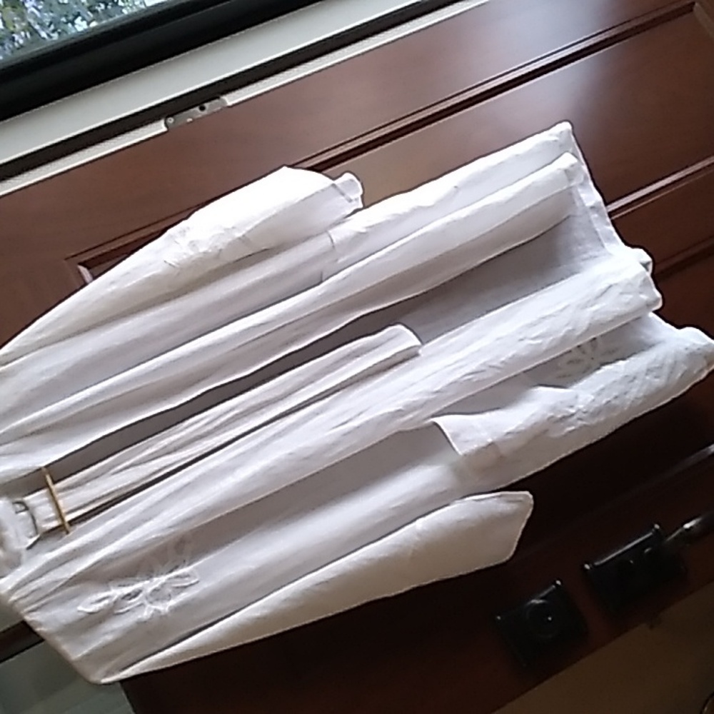 White Linen Robe, XS - Picture 4 of 4